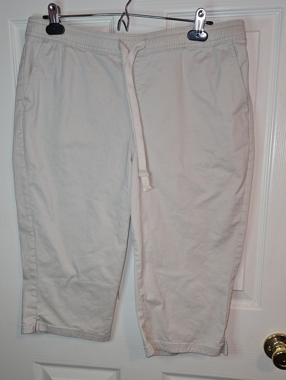 Women's Cream Drawstring Capris